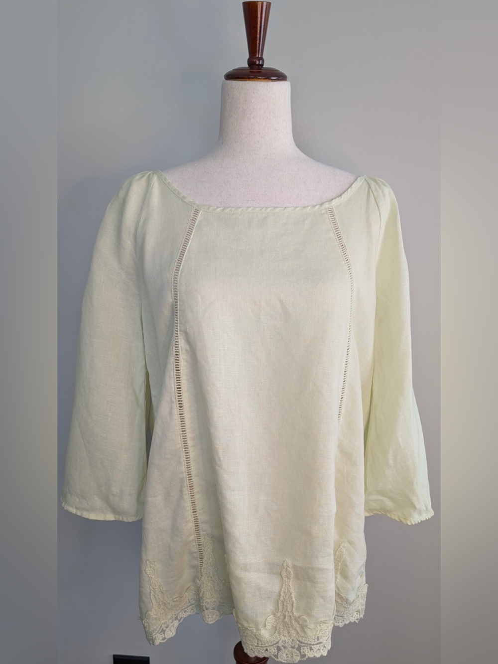 Symple NYC Linen Tunic Lace Embroidered Ladder Stitch
Size Small Pastel Yellow